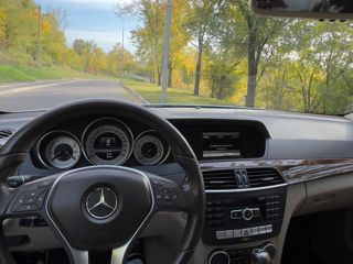 Mercedes C-Class foto 6