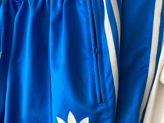 Custum sportiv de vară/primăvră ,,Adidas,,  Mărimea 52/50/ L-XL, 1100lei la mîna a doua, sunt și T- foto 4