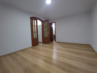 Apartament cu 3 camere, 82 m², Centru, Strășeni