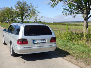 Mercedes E-Class foto 4