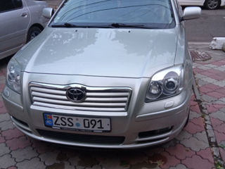 Toyota Avensis foto 1