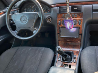 Mercedes E-Class foto 4