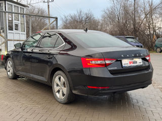 Skoda Superb foto 4