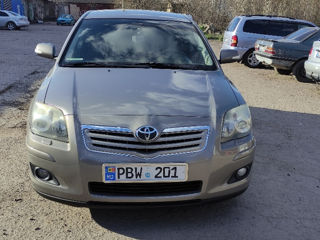 Toyota Avensis foto 2