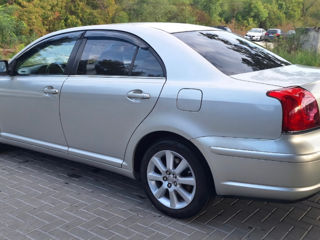 Toyota Avensis foto 3