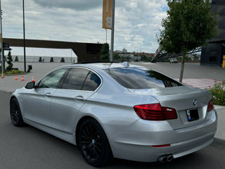 BMW 5 Series foto 4