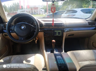 BMW 7 Series foto 3