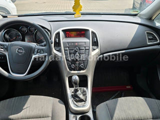 Dezmembrez Opel Astra J razborca 1,7 2,0 cdi foto 4