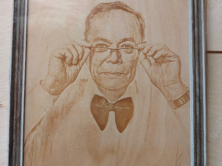 Portret gravat pe lemn foto 0