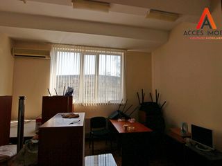 Chirie! Oficii, Centru, bd. Ștefan cel Mare, 160 m2, Euroreparație! foto 5