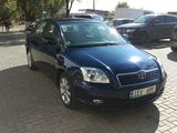 Toyota Avensis foto 6