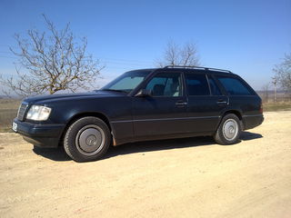 Mercedes Series (W124) foto 2