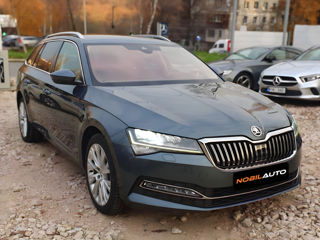 Skoda Superb foto 2