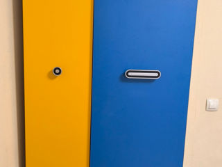 Mobila cameră copil (2 dulapuri+masă) foto 1