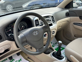 Hyundai Accent foto 13