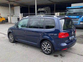 Volkswagen Touran foto 4