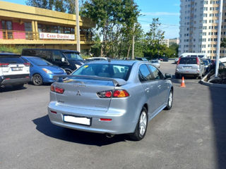 Mitsubishi Lancer foto 4