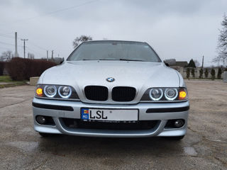 BMW 5 Series foto 3