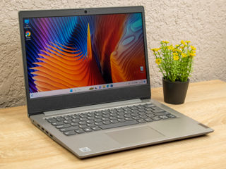 Lenovo Ideapad 3/ Core I5 1035G1/ 4Gb Ram/ 256Gb SSD/ 14" FHD!!!