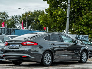 Ford Mondeo foto 2