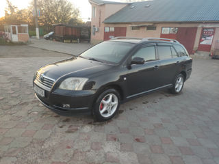 Toyota Avensis foto 3