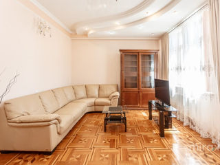 Apartament cu 2 camere, 116 m², Centru, Chișinău foto 2