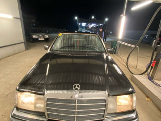 Mercedes E-Class foto 2