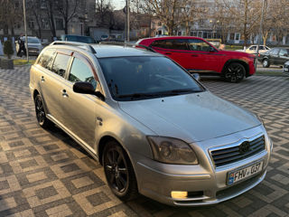 Toyota Avensis foto 3