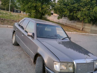 Mercedes Series (W124) foto 3