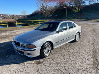 BMW 5 Series foto 4