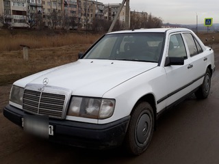 Mercedes Series (W124) foto 1