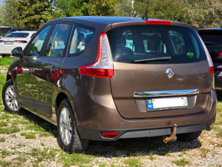 Renault Grand Scenic foto 2