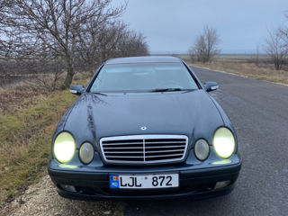 Mercedes CLK-Class foto 2