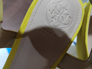 Guess foto 4