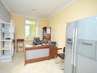 Apartament în 2 nivele, V. Alecsandri, 450 € ! foto 7