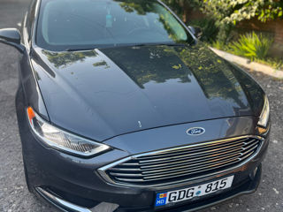 Ford Fusion foto 2