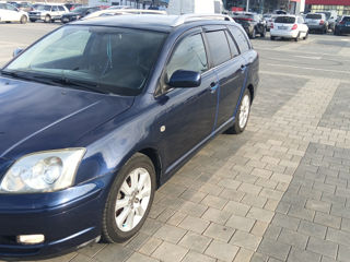 Toyota Avensis foto 3