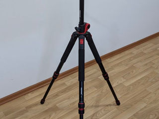 Set complet: Lumină Godox SL100Bi cu softbox și stative + Canon R50 cu obiectiv 18-45 mm foto 6