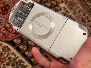 psp 2000 silver foto 2