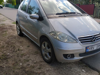 Mercedes A-Class foto 1