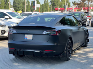 Tesla Model 3 foto 3