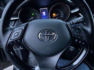 Toyota C-HR foto 17
