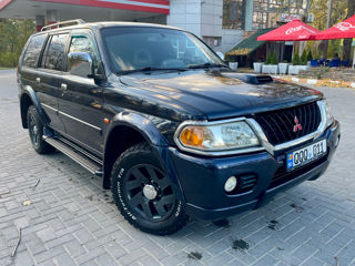 Mitsubishi Pajero Sport foto 3