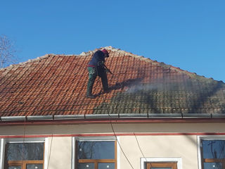 Curățare profesională a fațadelor, acoperișuri, trotuare, pavaje, curți, garduri, etc. foto 5