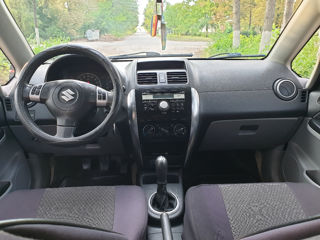 Suzuki SX4 foto 9