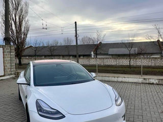 Tesla Model 3 foto 3