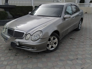 Mercedes E-Class foto 2