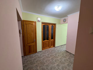 Se oferă spre chirie apartament cu o cameră