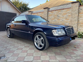 Mercedes Series (W124) foto 1