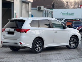 Mitsubishi Outlander foto 3